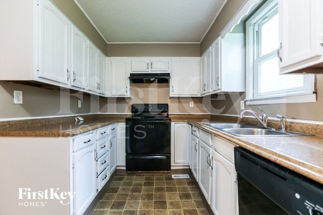 Photo - 3008 S Scott Ave