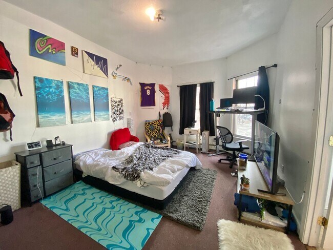 Photo - Awesome value five bedroom in Brookline