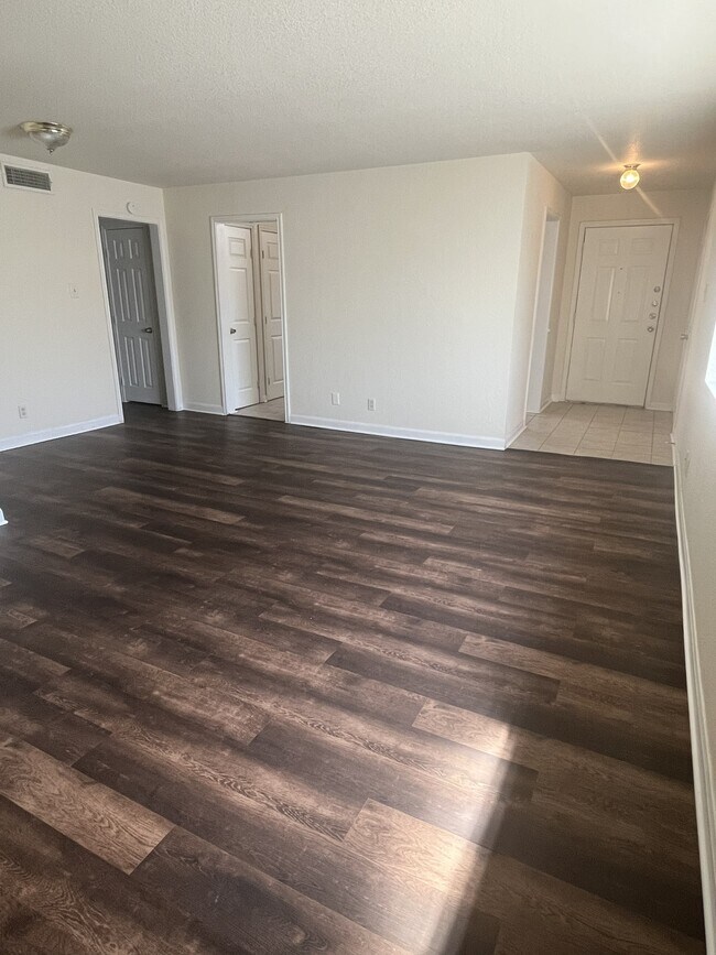 Photo - 1955 Camelot St