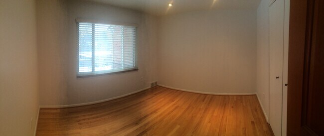 Photo - 911 N Adams Rd