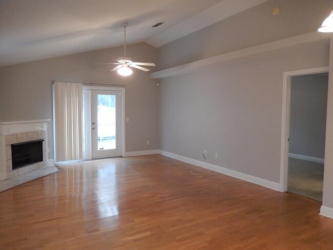 Photo - 3151 Layla St