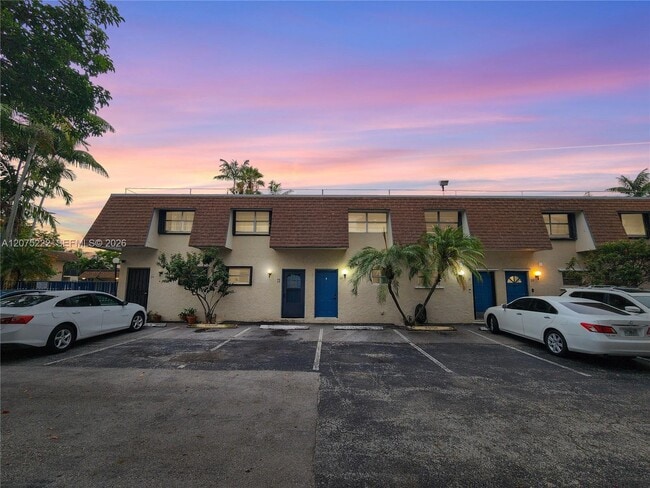 Building Photo - 15385 S Dixie Hwy