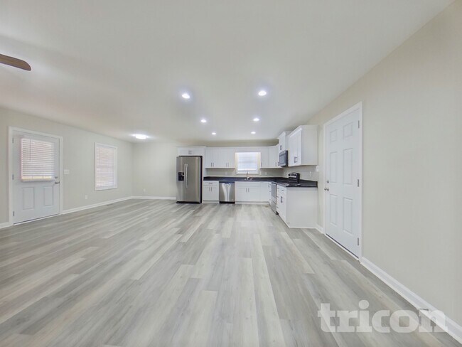 Photo - 359 River Trace Dr