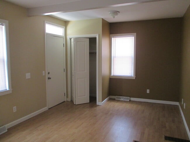 141 Bath St