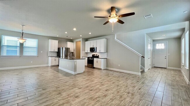 Photo - 17212 Alturas Ave