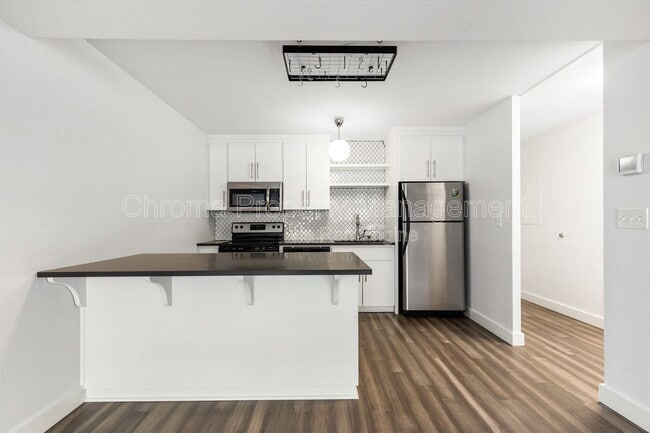 Photo - 111 SW Harrison St Unit 3e