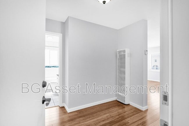 Photo - 1919 Curtis St
