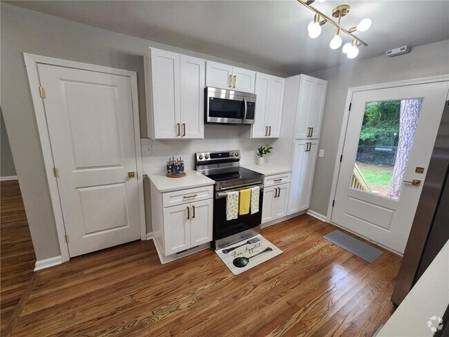 Building Photo - 1195 Starline Dr Rental