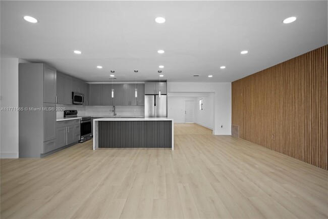 Building Photo - 2560 NW 122nd St Rental