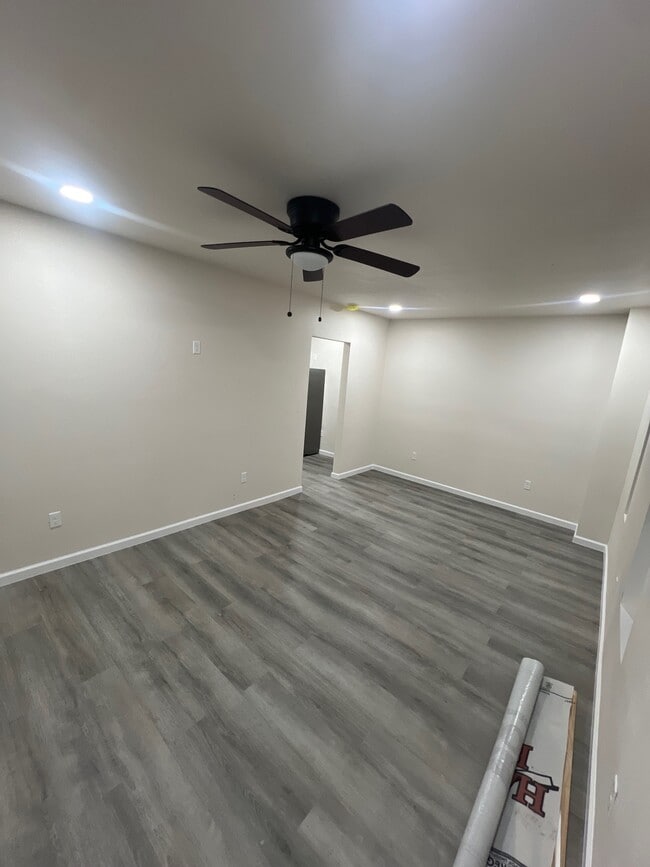 Living Area - 1511 S Ong St Unit 1