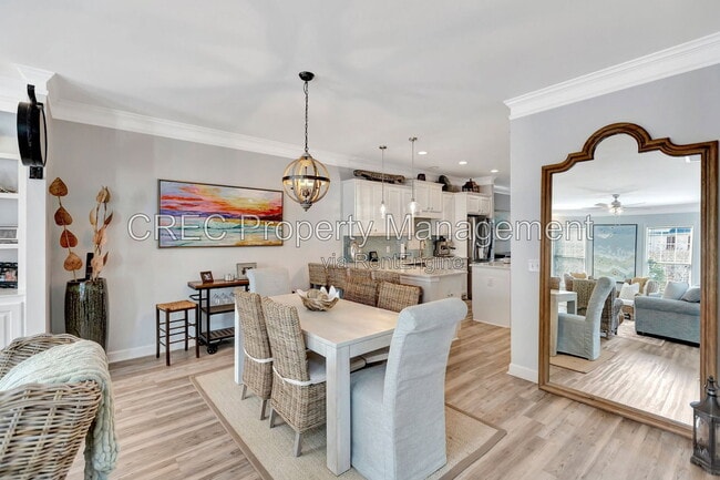 Photo - 147 Palm Cove Way