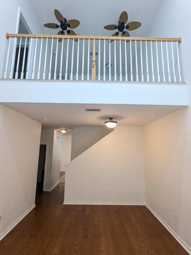 Photo - 1537 Bentley Cir