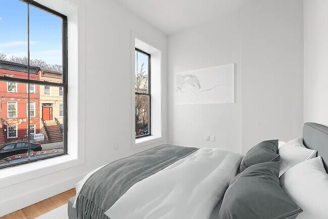 Photo - 756 Lincoln Pl Unit 2