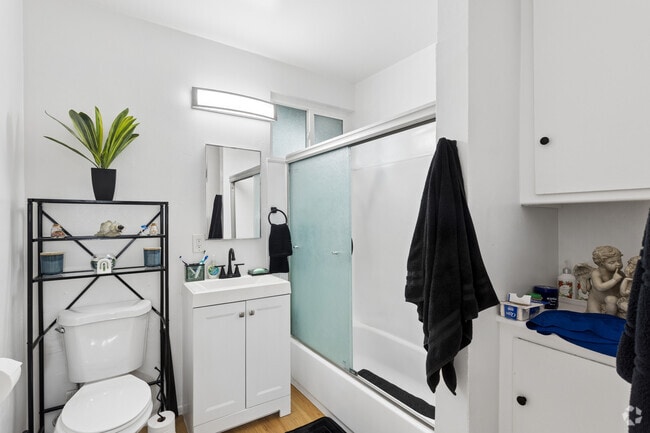 1 dormitorio, 1 baño - 650 pies cuadrados - Baño