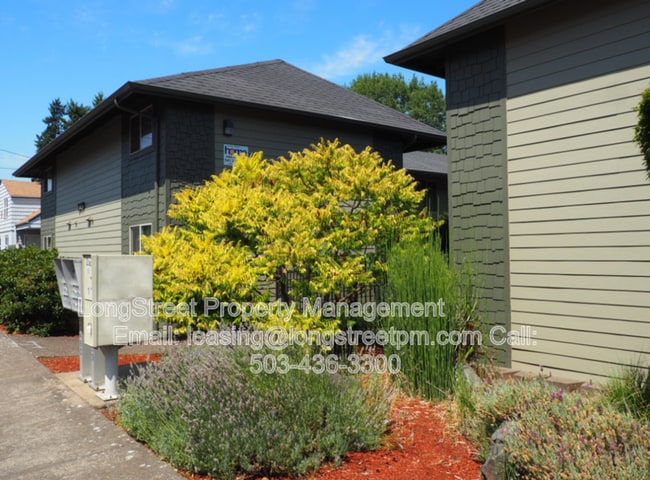 Photo - 2615 NW Harrison Blvd