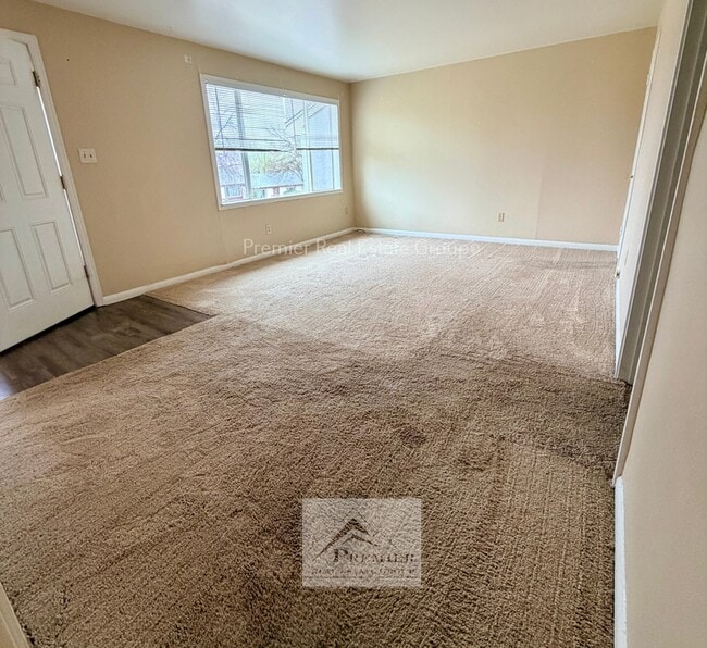 Photo - 426 Glen View Ct