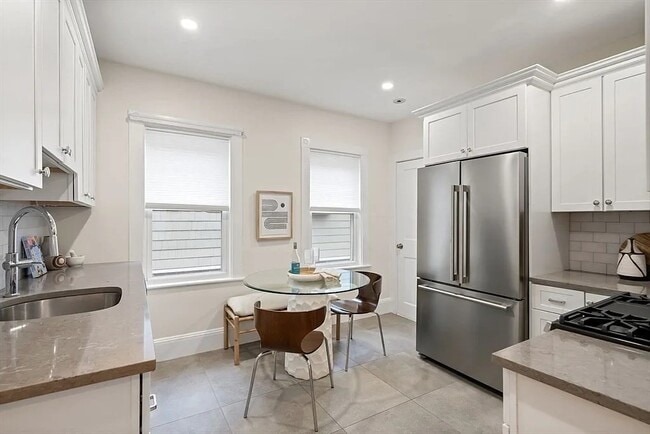 Photo - 17 Belmont St Unit 1