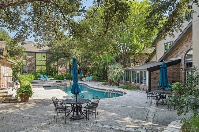 Photo - 7685 Northcross Dr Unit 621
