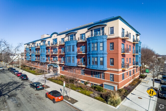 401 13th St NE - Lincoln Park Terrace Apartments