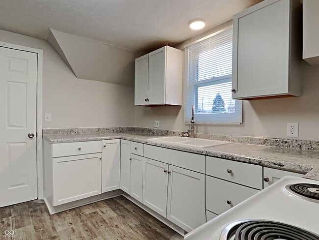 Photo - 116 UNIT B S B St