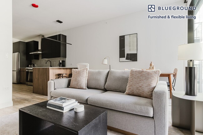 Photo - 535 N St Clair St Unit FL8-ID1149