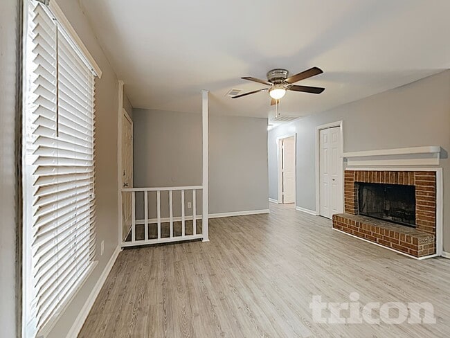 Photo - 202 River Song Rd