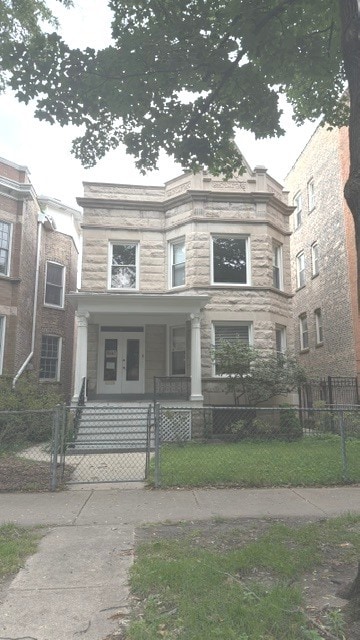 Photo - 4511 N Greenview Ave