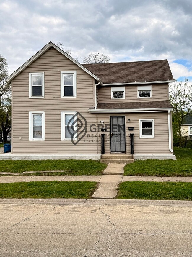 Building Photo - 592 N Dearborn Ave Unit 2