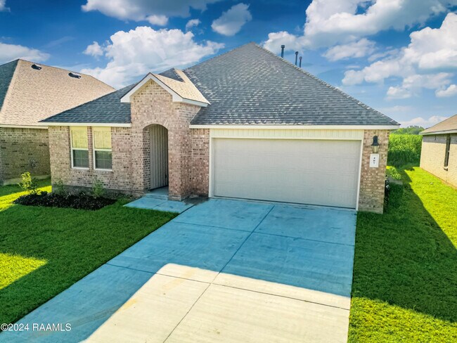 Photo - 407 Broussard Hl Dr