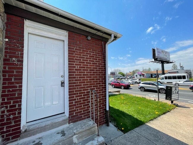 Photo - OFFICE SPACE AVAILABLE Unidad 9415 BUSTLETON AVE  A