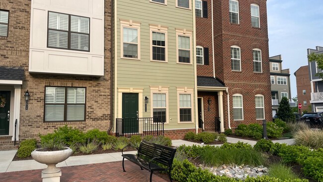 Libbie Mill Townhome - Libbie Mill Townhome