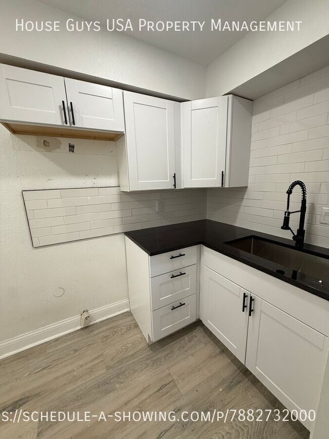 Building Photo - 15411 Barat Ave Unit D