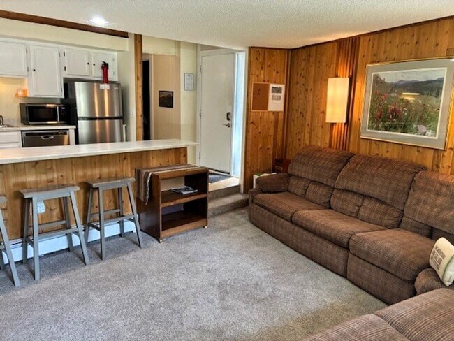 1105 Ski Hill Rd