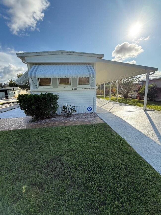 Building Photo - 7816 SE Wren Ave Rental