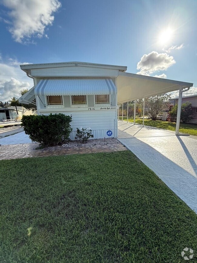 Building Photo - 7816 SE Wren Ave Rental