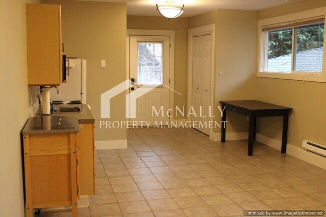 Photo - Cozy Studio Apartment with Patio