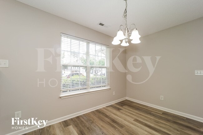 Photo - 217 Kinnley Ct