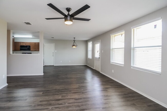 Photo - 1027 Clear Stream Dr