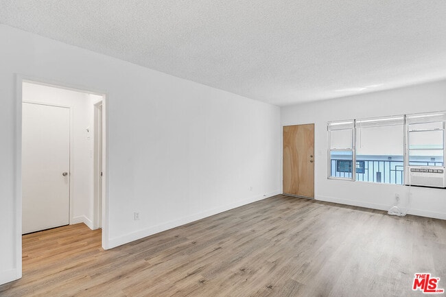 Photo - 1812 N Gramercy Pl Unidad 11