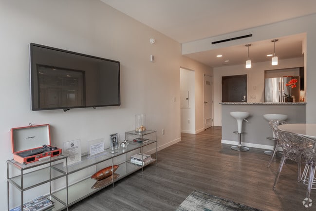 The Bowie: 1BD 1 BA 802 sq ft