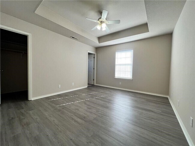 Photo - 650 Appleridge Dr