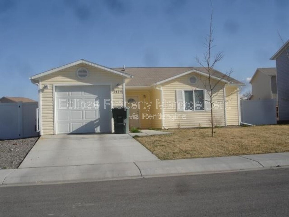 Photo - 2828 S Forest Ln