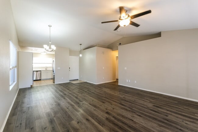 Photo - 16183 W Buchanan St