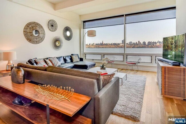 Photo - 9 Somerset Ln Unit 405