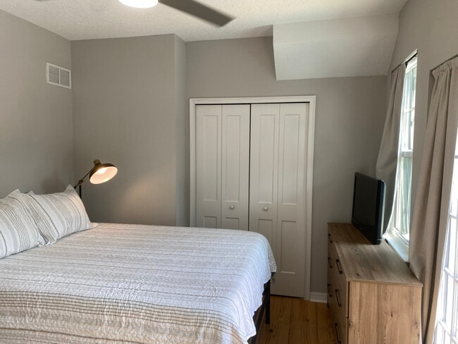 Photo - 523 E Livingston St