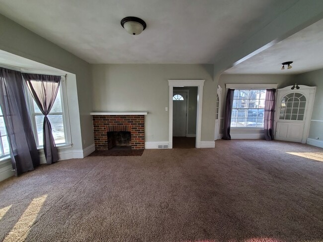 Photo - 4 Bedroom House for June 1st