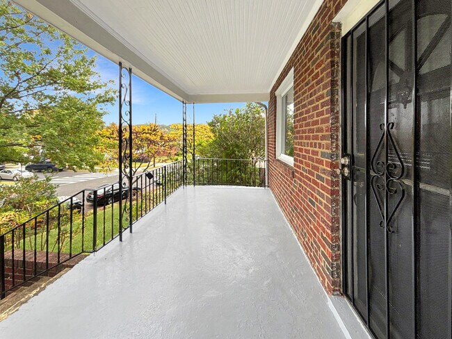 Photo - 1913 Bunker Hill Rd NE