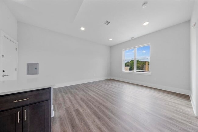 Photo - 660 Grand St Unit 403