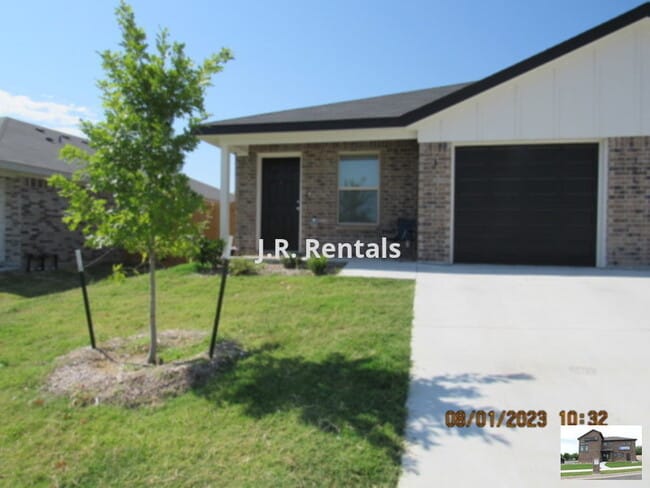 Building Photo - 106 Lost Trl