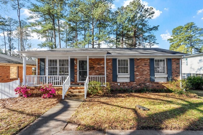 Building Photo - Charming 3 Bed, 2 Bath on Ward Street, Close to Universities
